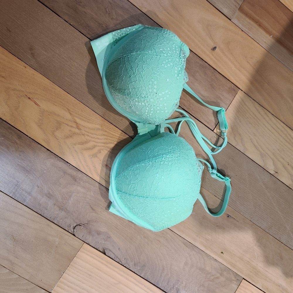 Pink bra 36D - Picture 2 of 3